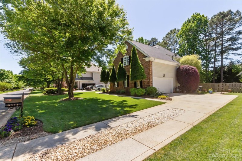 Property image 2 at 6333 Glengarrie Lane, Huntersville, NC 28078