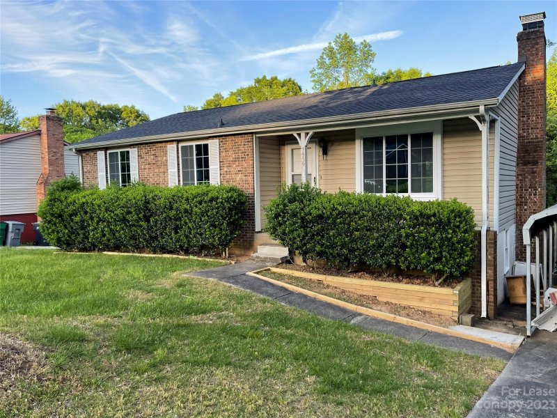 Property image 2 at 7939 Holly Hill Road, Charlotte, NC 28227