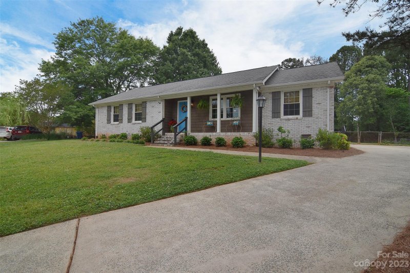 Property image 2 at 13700 Mills End Circle, Matthews, NC 28105