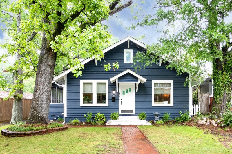 Brookstone Village, Monroe Community