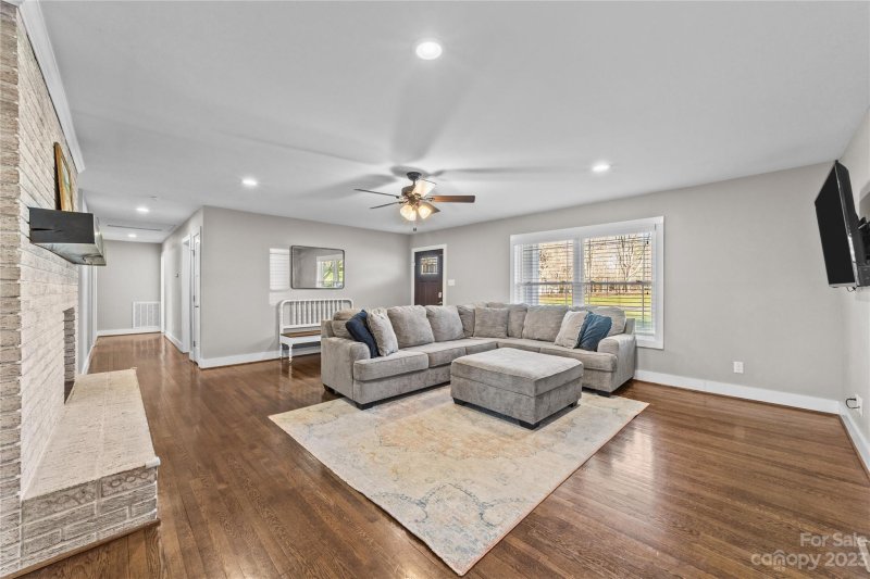 Property image 2 at 711 Pierce Avenue, Mount Holly, NC 28120