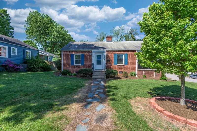 Property image 4 at 1473 11th Street, Hickory, NC 28601