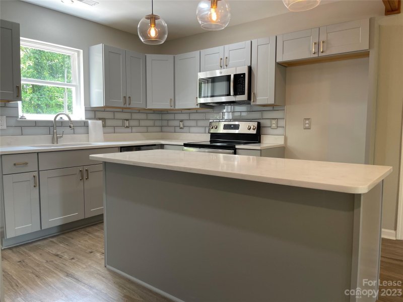 Property image 4 at 3613 Simmons Street, Charlotte, NC 28208