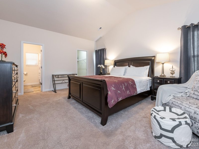 Property image 5 at 2633 Meadow Crossing Drive, Dallas, NC 28034