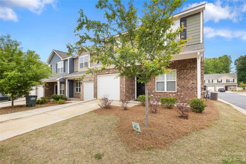 Property image 3 at 7433 Sienna Heights Place, Charlotte, NC 28213