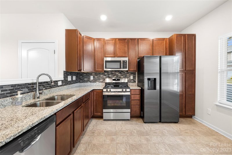 Property image 4 at 7433 Sienna Heights Place, Charlotte, NC 28213