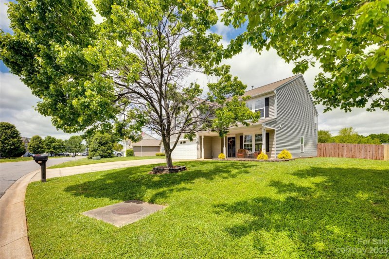 Property image 2 at 1125 Fenwick Court, Clover, SC 29710