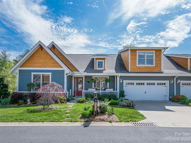 65 Creekside View Drive