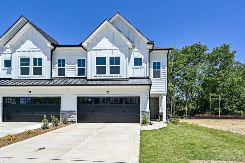 Property image 2 at 6007 Corbin Woods Court, Charlotte, NC 28226