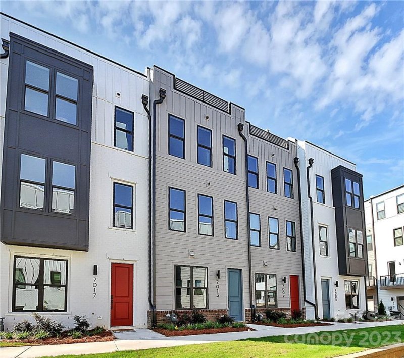 Property image 2 at 7013 Louie Lane, Charlotte, NC 28203