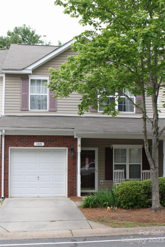 1121 Geyser Court