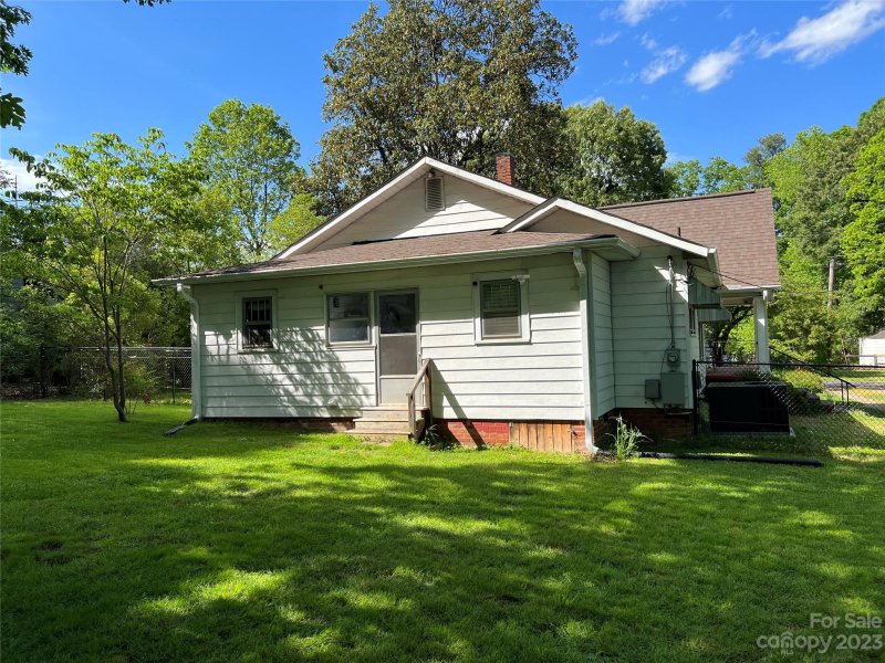 Property image 3 at 803 Maplewood Avenue, Kannapolis, NC 28081