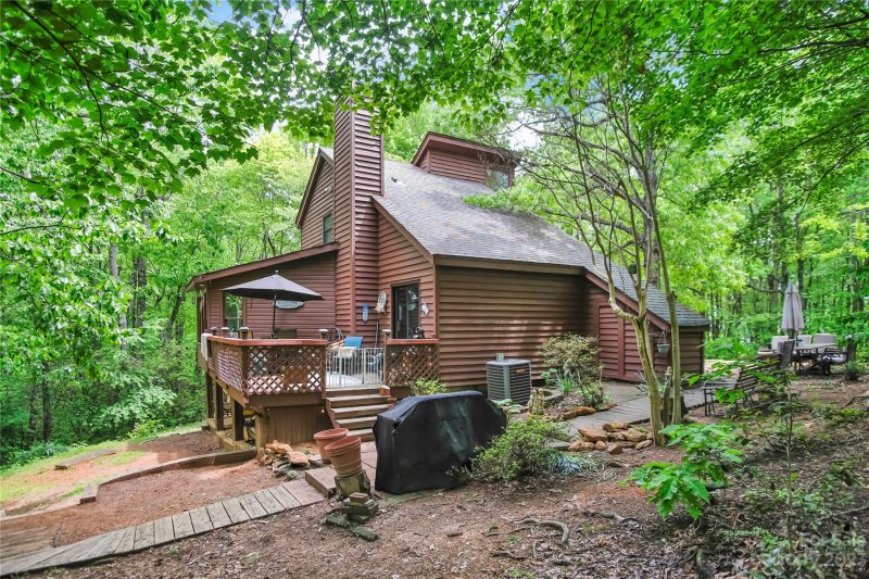 Property image 2 at 5685 Pine Ridge Drive, Connelly Springs, NC 28612