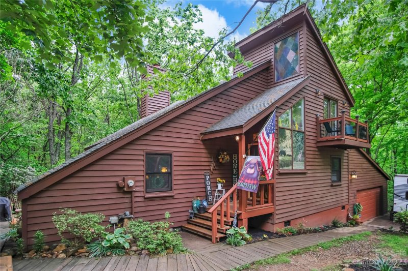 Property image 3 at 5685 Pine Ridge Drive, Connelly Springs, NC 28612