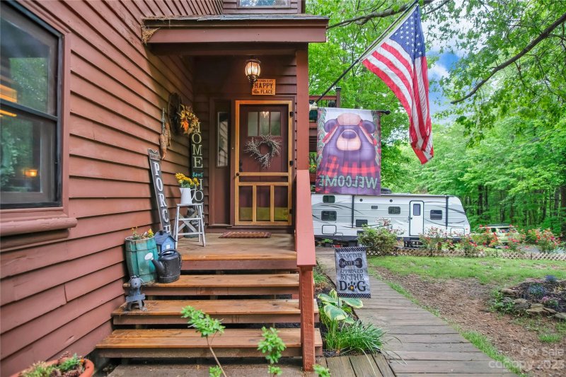 Property image 4 at 5685 Pine Ridge Drive, Connelly Springs, NC 28612