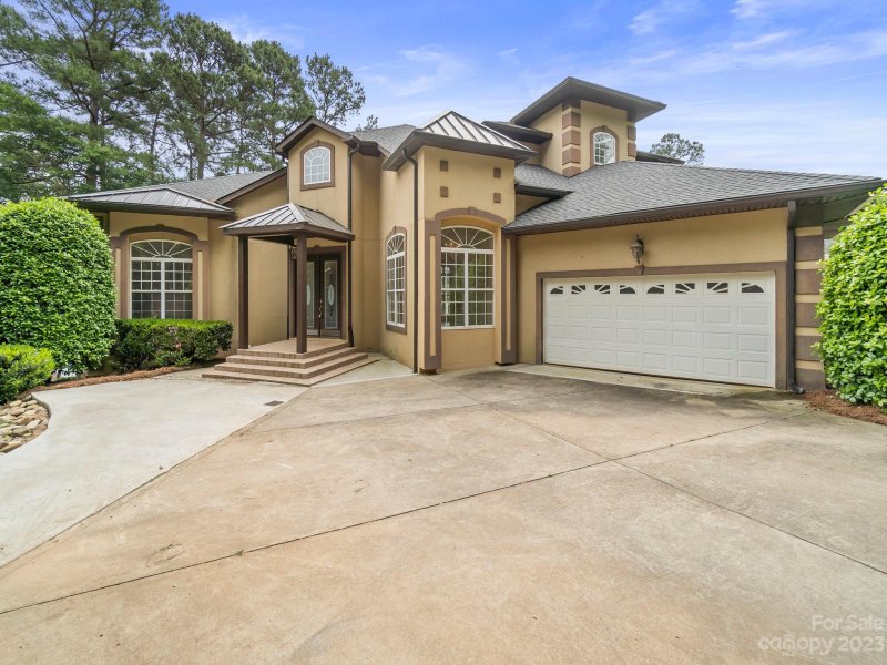 Property image 2 at 2548 Penngate Drive, Sherrills Ford, NC 28673