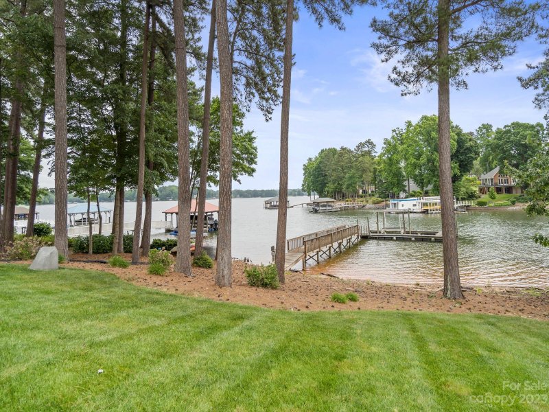 Property image 3 at 2548 Penngate Drive, Sherrills Ford, NC 28673