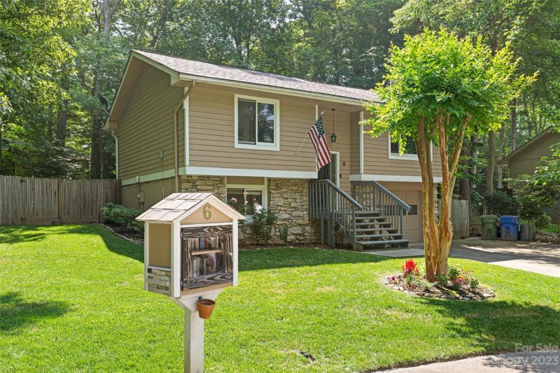 Property image 2 at 6 Redfern Court, Fletcher, NC 28732