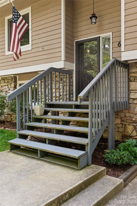 Property image 3 at 6 Redfern Court, Fletcher, NC 28732