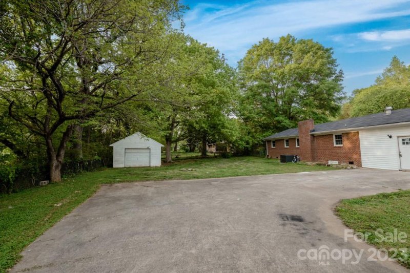 Property image 3 at 4818 Chapel Grove Road, Gastonia, NC 28052