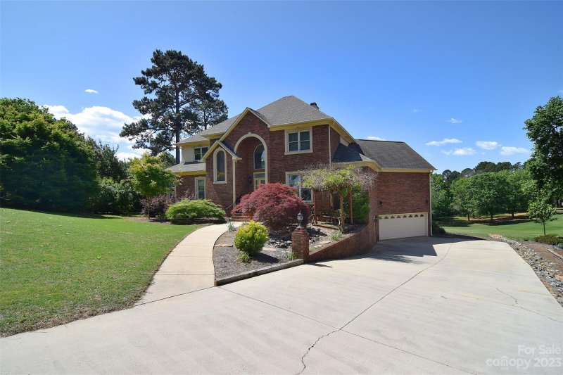 Property image 2 at 8030 Ravenwood Lane, Stanley, NC 28164