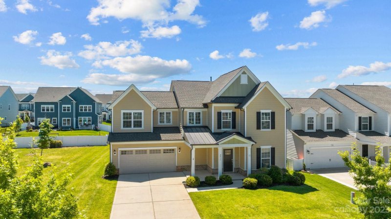 Property image 5 at 2017 Sugaree Commons Drive, Fort Mill, SC 29715