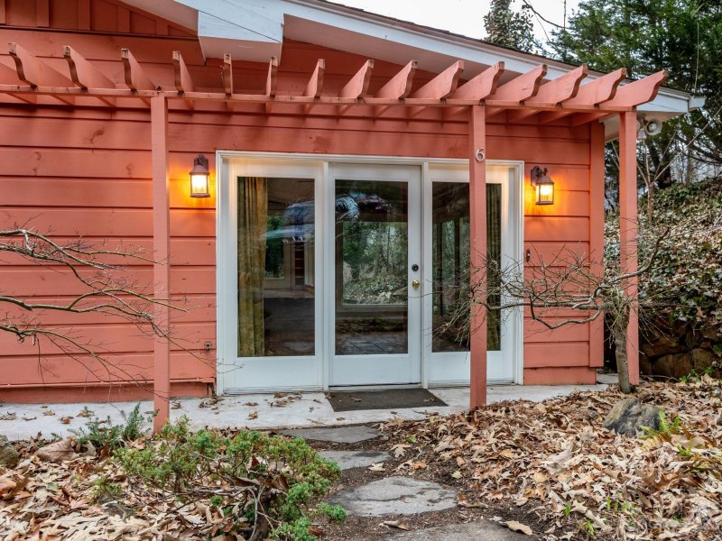 Property image 3 at 6 Constitution Court, Asheville, NC 28805