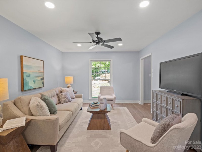 Property image 4 at 707 Conestoga Drive, Charlotte, NC 28270