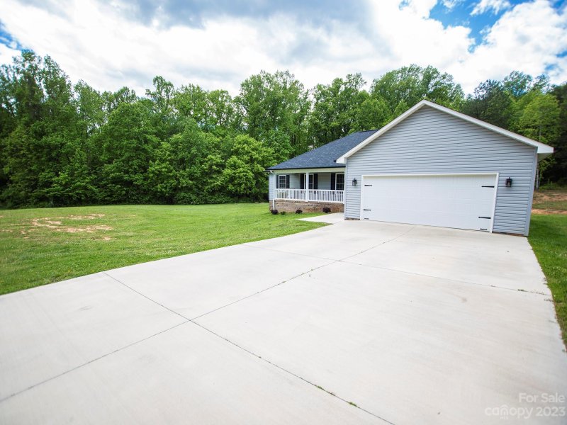 Property image 4 at 301 Delview Drive, Cherryville, NC 28021