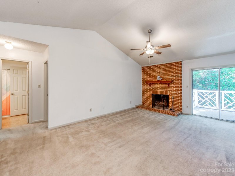 Property image 3 at 2946 Iron Gate Lane, Charlotte, NC 28212