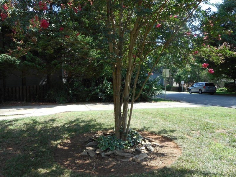 Property image 3 at 1823 Dearmon Drive, Charlotte, NC 28205
