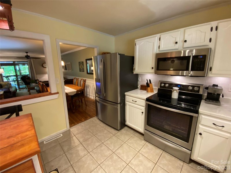 Property image 5 at 16 Pineoak Circle, Etowah, NC 28729