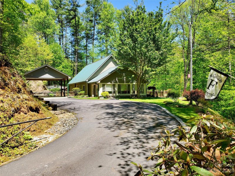 Property image 2 at 2732 Blanton Branch Road, Sylva, NC 28779