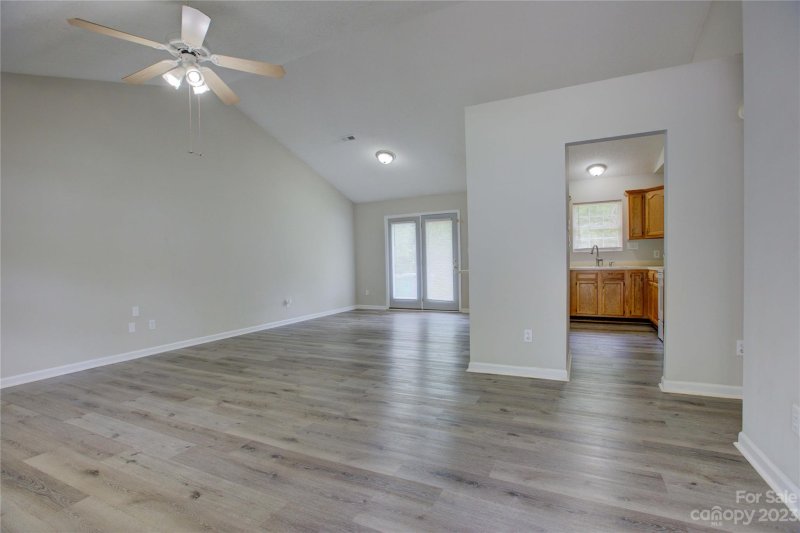 Property image 4 at 513 Graham Meadow Drive, Charlotte, NC 28213