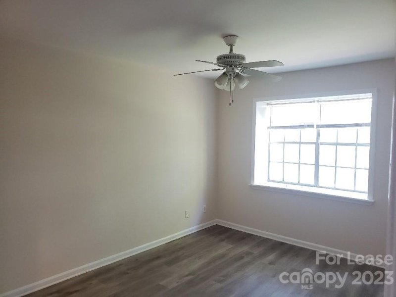 Property image 4 at 5808 Hunting Ridge Lane, Charlotte, NC 28212