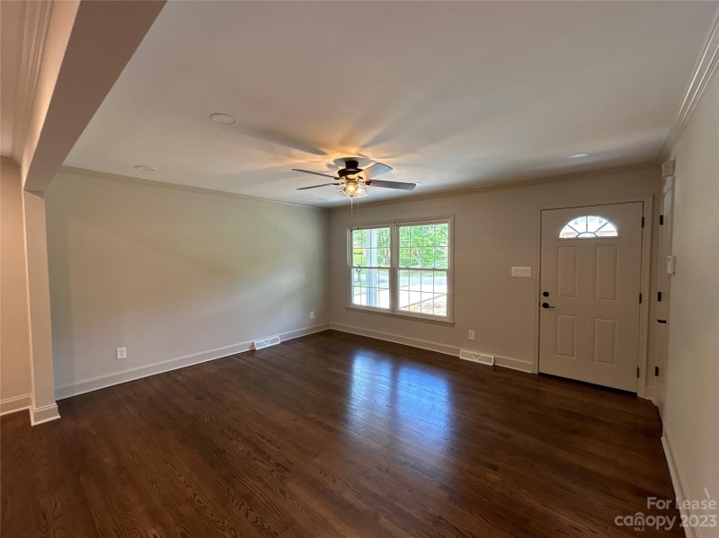 Property image 2 at 6209 Idlebrook Drive, Charlotte, NC 28212