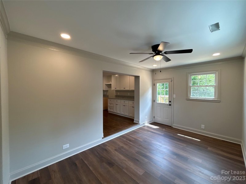 Property image 5 at 6209 Idlebrook Drive, Charlotte, NC 28212