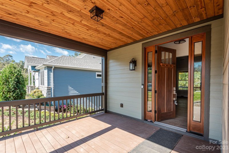 Property image 2 at 25 E Williams Meadow Court, Hendersonville, NC 28739