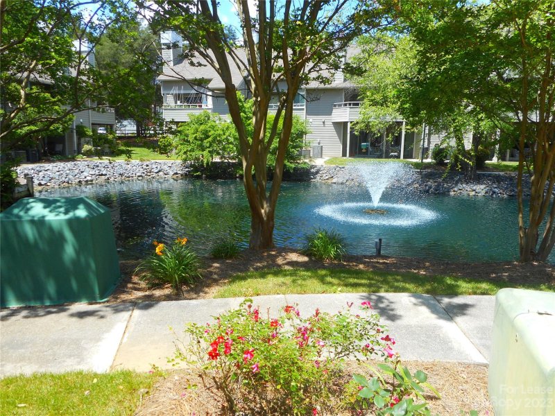 Property image 4 at 2521 Stockbridge Drive, Charlotte, NC 28210