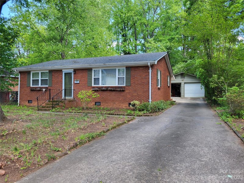 Property image 2 at 1808 Pickens Court, Charlotte, NC 28205