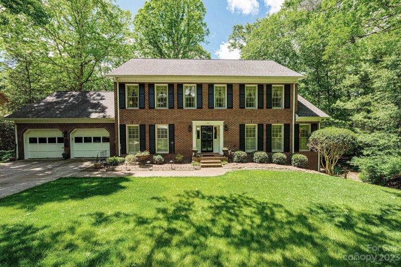 312 Lake Forest Drive