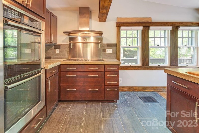 Property image 5 at 597 Tomahawk Avenue, Black Mountain, NC 28711