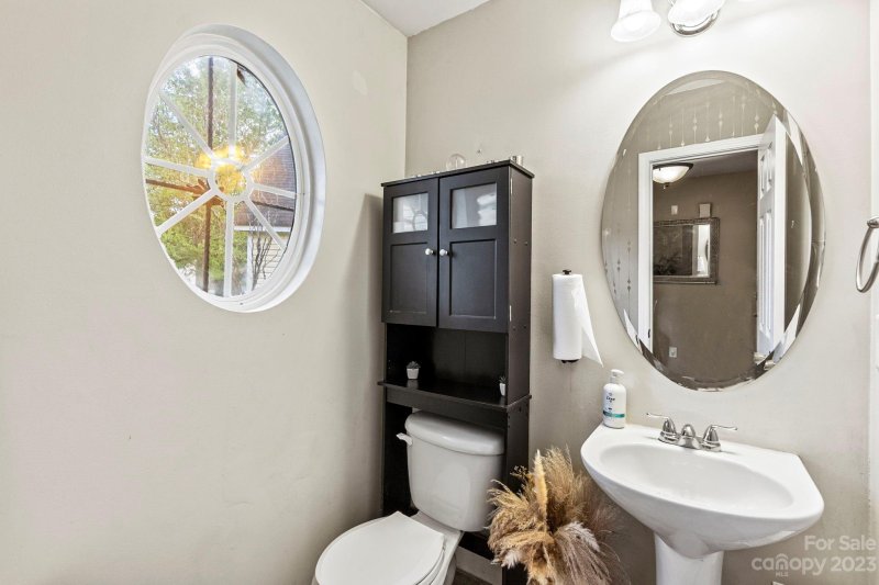 Property image 3 at 3009 Robin Terry Court, Charlotte, NC 28208