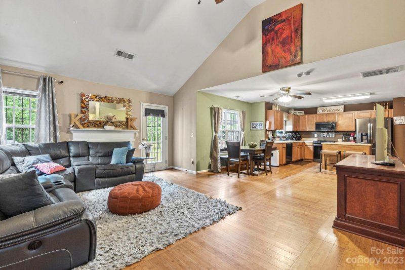 Property image 5 at 3009 Robin Terry Court, Charlotte, NC 28208