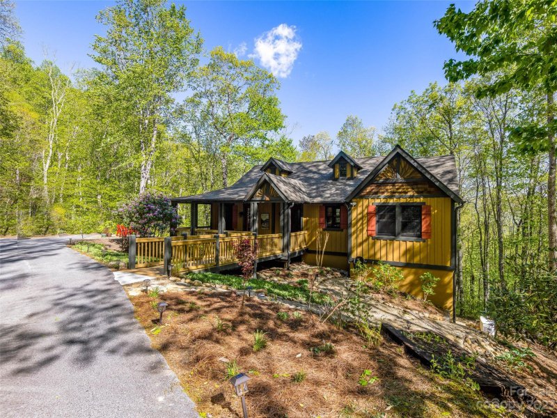 Property image 2 at 300 Hedgewood Drive, Tuckasegee, NC 28783