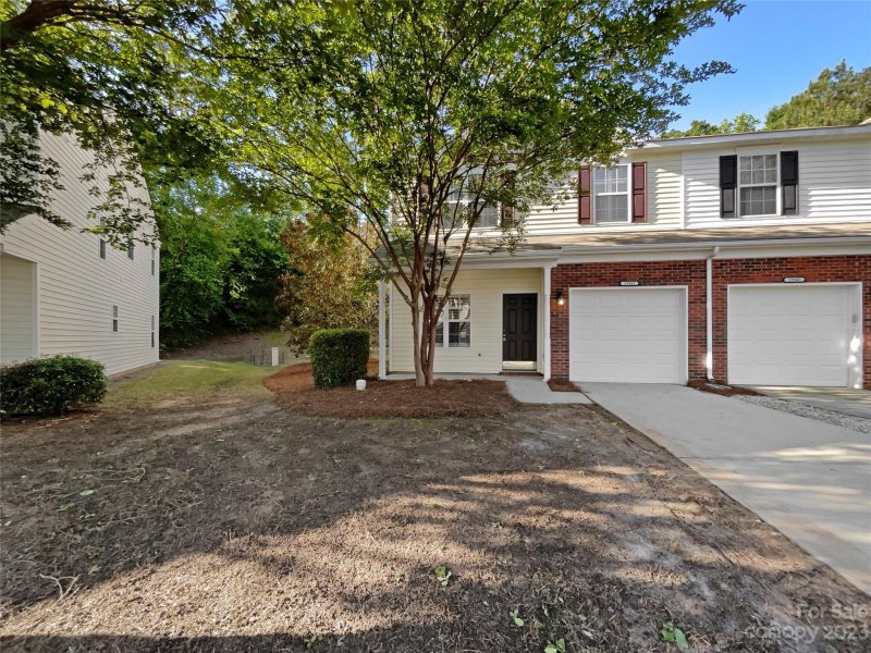 13941 Singleleaf Lane