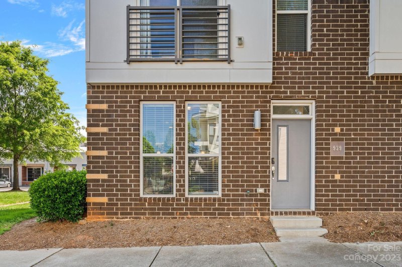 Property image 2 at 939 Warren Burgess Lane, Charlotte, NC 28205