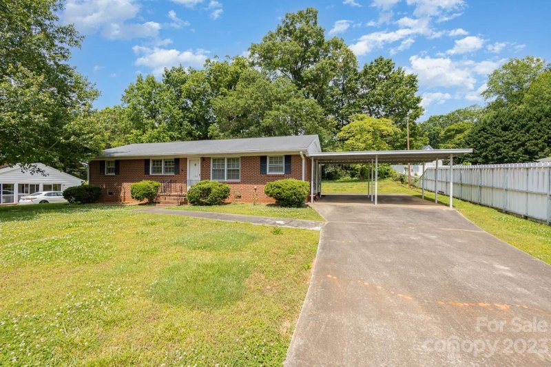 Property image 2 at 134 Point Circle, Belmont, NC 28012