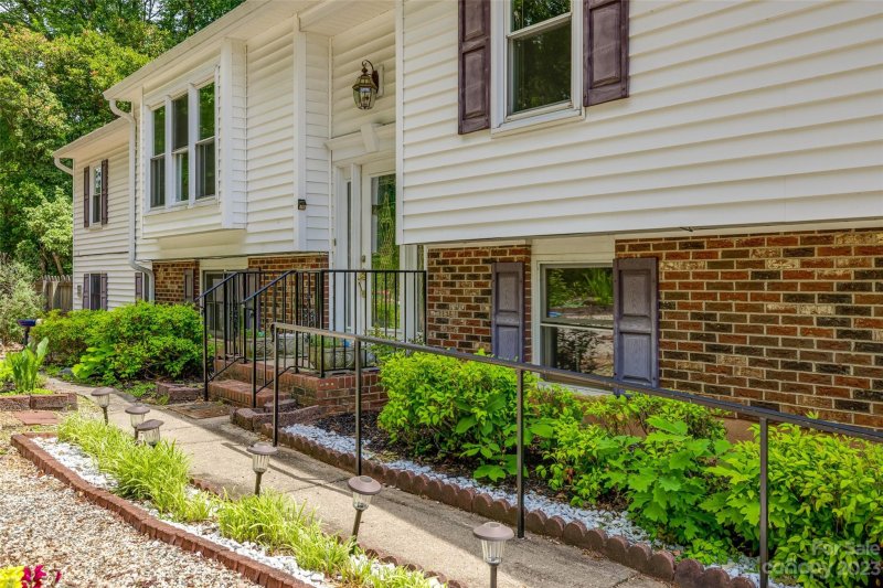 Property image 2 at 102 Walnut Cove Lane, Mount Holly, NC 28120