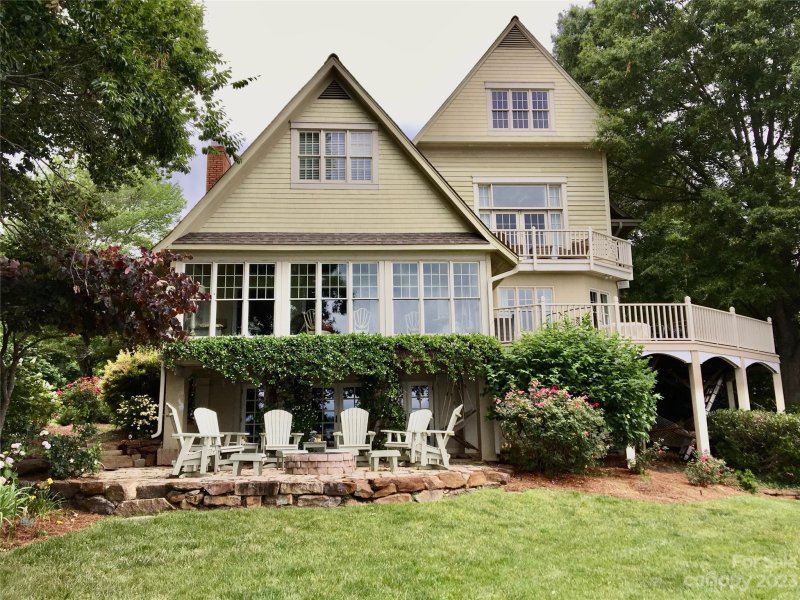 Property image 2 at 135 Winston Way Lane, Troutman, NC 28166